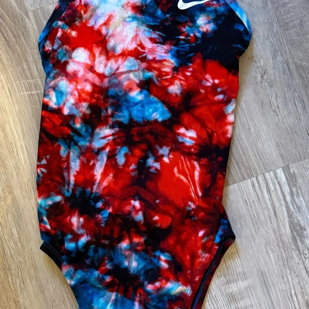 Nike Women's Tie Dye One Piece size 4 Swimsuit NWT - Picture 3 of 5